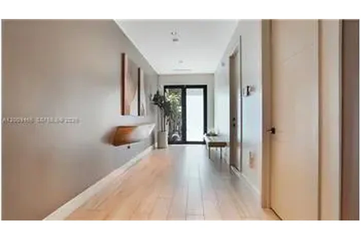 $11000 : Rental property with 3 bedro image 7