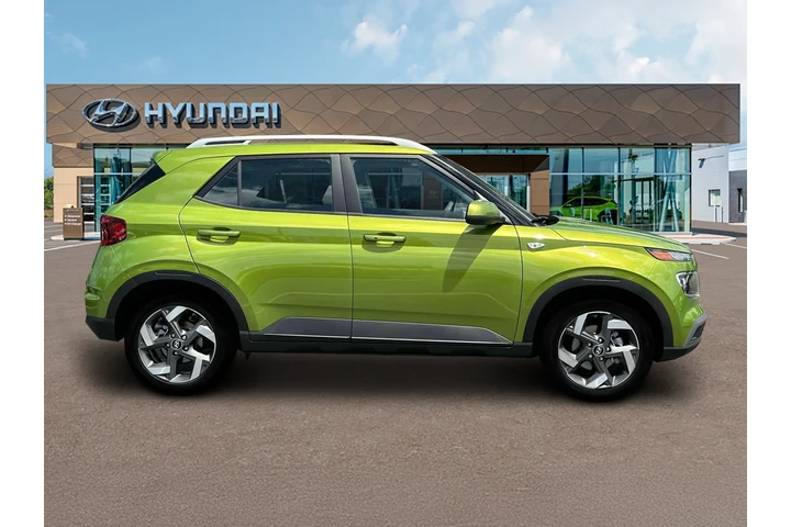 $19762 : Hyundai VENUE 2024 SEL 4dr C image 9