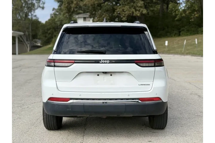 $24999 : 2024 Grand Cherokee Laredo image 4