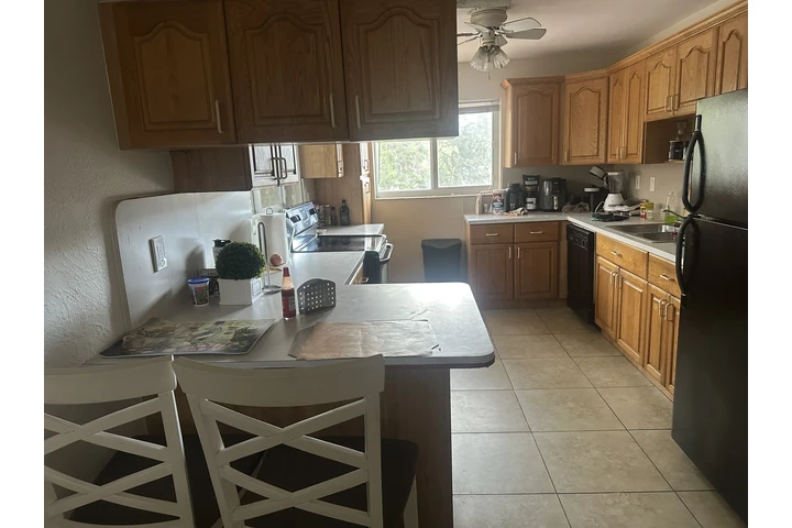 $850 : Habitaciones en North Miami image 5