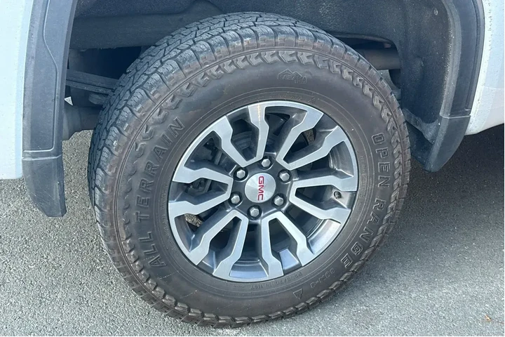 $35790 : GMC Sierra 1500 2021 4x4 AT4 image 7