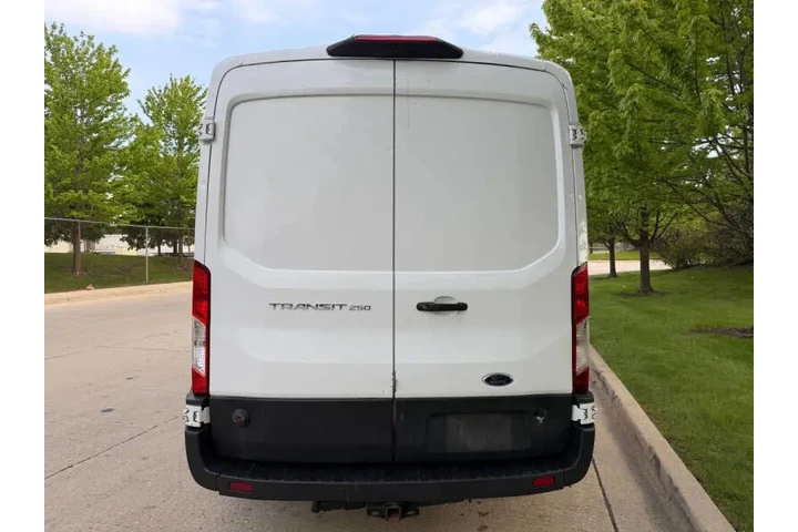 $1 : 2019 Transit 250 image 6