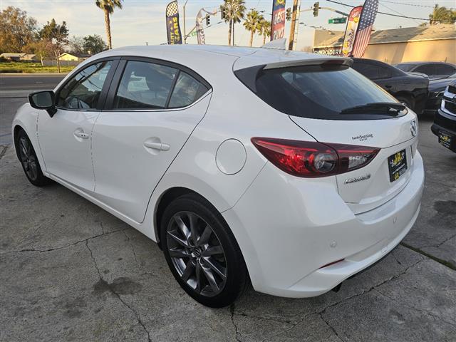 $13995 : 2018 MAZDA3 s Grand Touring A image 6