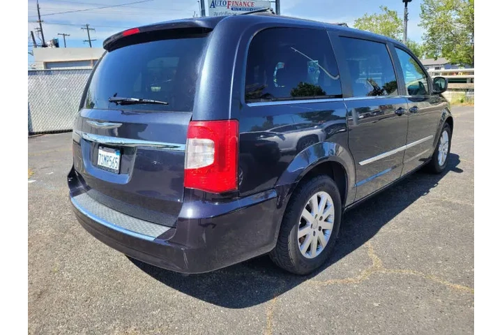 $7950 : 2014 Town and Country Touring image 4