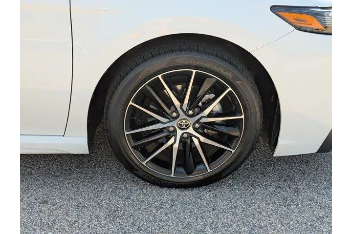 Toyota Camry 2023 SE 4dr Sed image 6