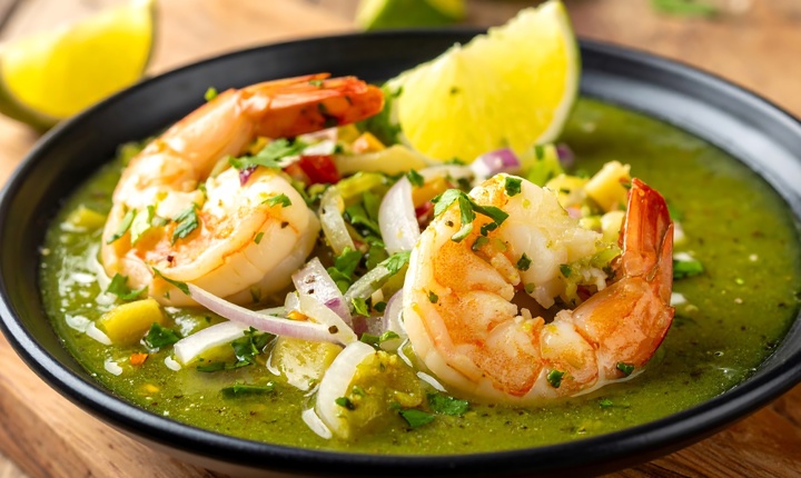 Camarones con salsa de tomatillo