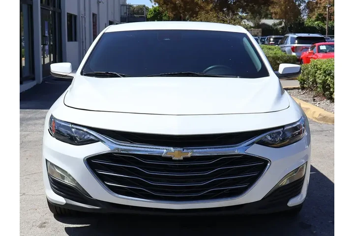 $14890 : Chevrolet Malibu 2023 LT 4dr image 9