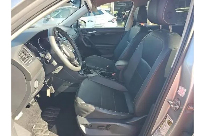 $15075 : Volkswagen Tiguan 2021 SE 4d image 3