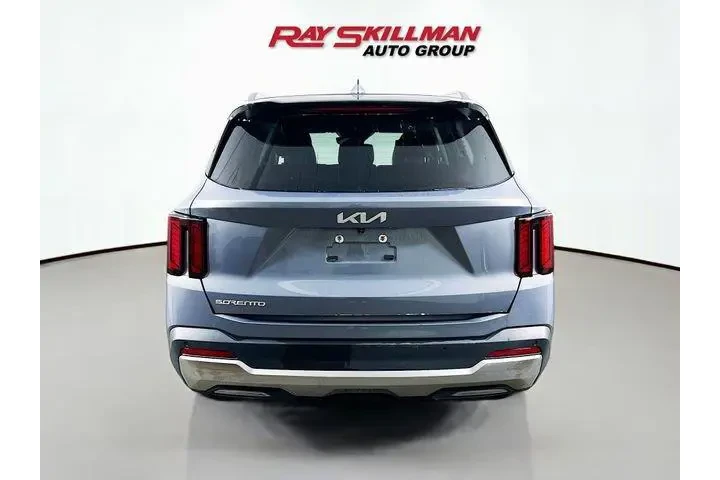 $28975 : Kia Sorento 2024 S 4dr SUV image 6