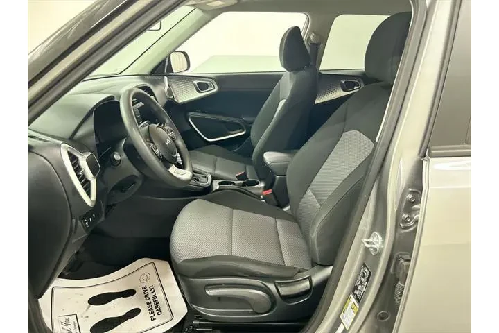 $16507 : Kia Soul 2023 LX 4dr Crossov image 9