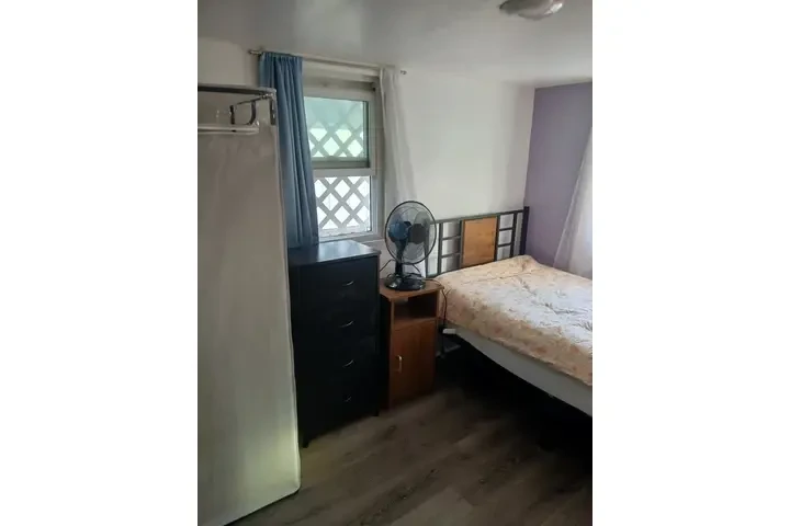 $650 : Rento cuarto amueblado image 1