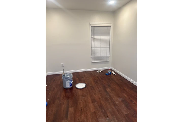 $850 : Se renta cuarto en compton image 1