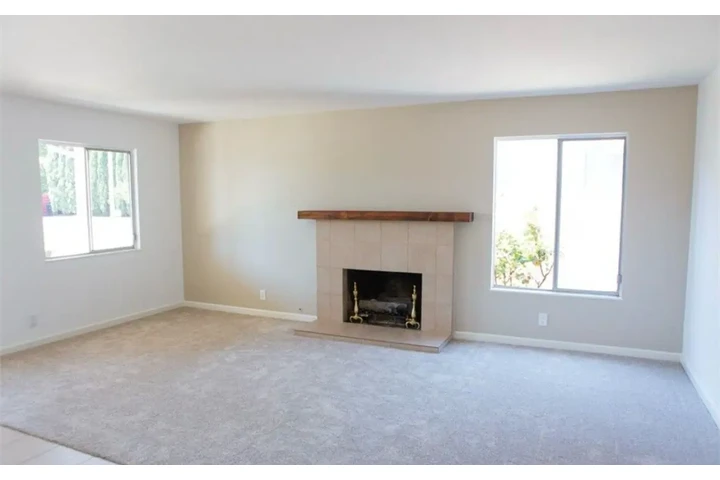 $1900 : Beautiful 2 Bedroom Home in LA image 3