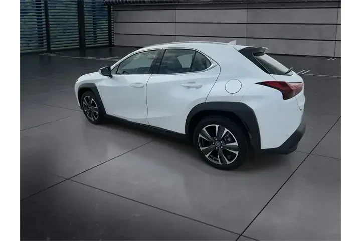 $36588 : Lexus UX 250h 2024 4dr Cross image 6