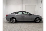 $21897 : Nissan Altima 2024 2.5 SV 4d thumbnail