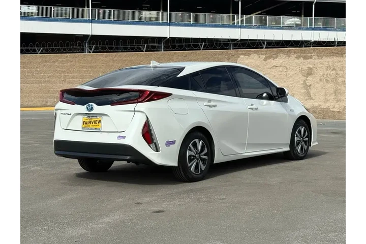 $15189 : Toyota Prius Prime 2018 Prem image 3