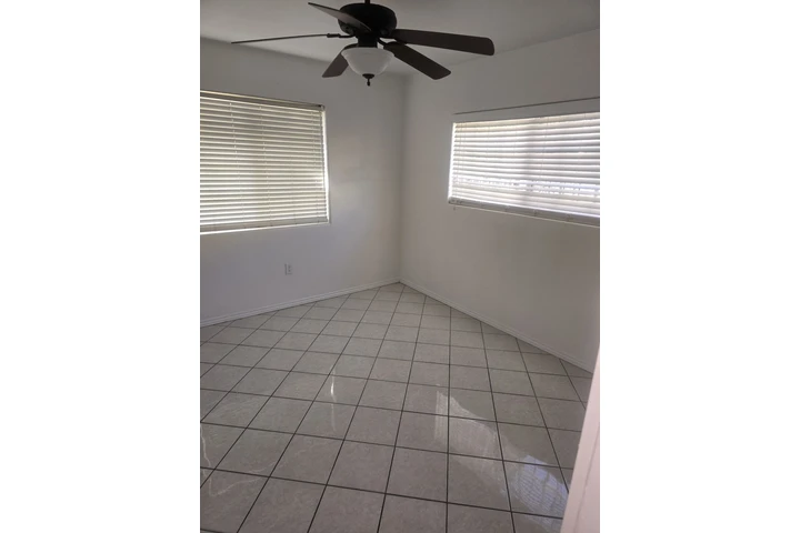 $3200 : Se Renta Casa image 7