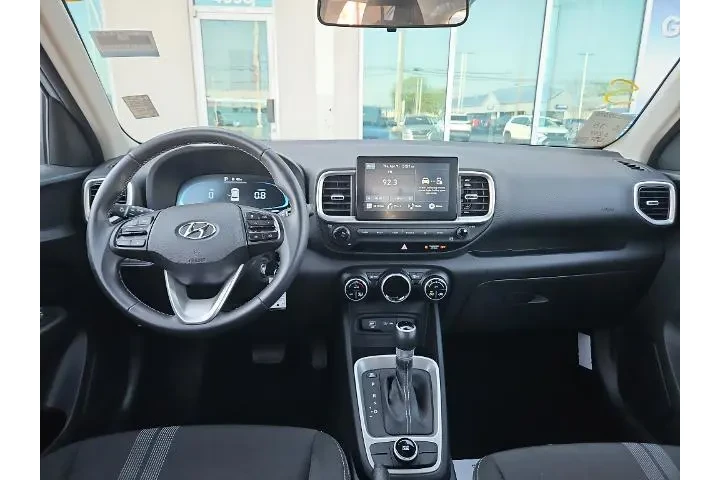$18457 : Hyundai VENUE 2023 SEL 4dr C image 9