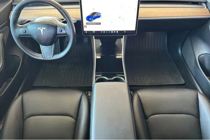 $22900 : Tesla Model 3 2018 Mid Range image 6