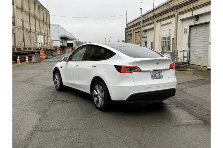2020 Model Y Long Range image 8