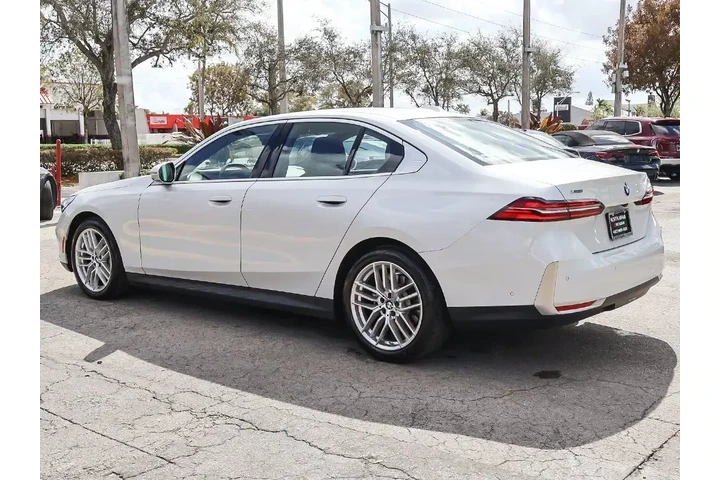 $39990 : BMW 5 Series 2024 AWD 530i x image 6