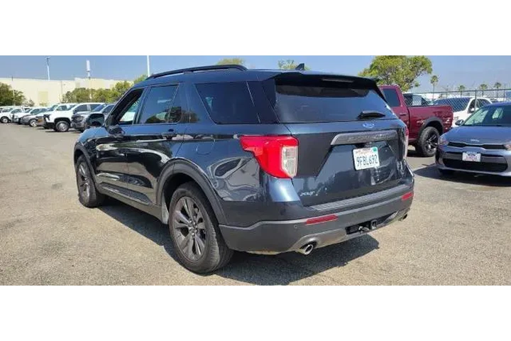 $28200 : Ford Explorer 2023 XLT 4dr S image 4