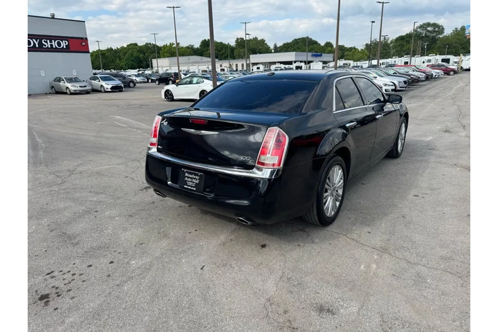 $6450 : 2013 300 4dr Sdn 300C AWD image 2
