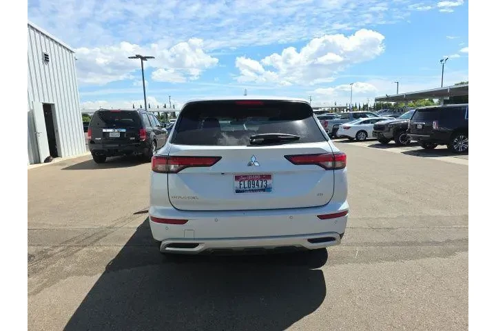 $23900 : Mitsubishi Outlander 2024 SE image 5