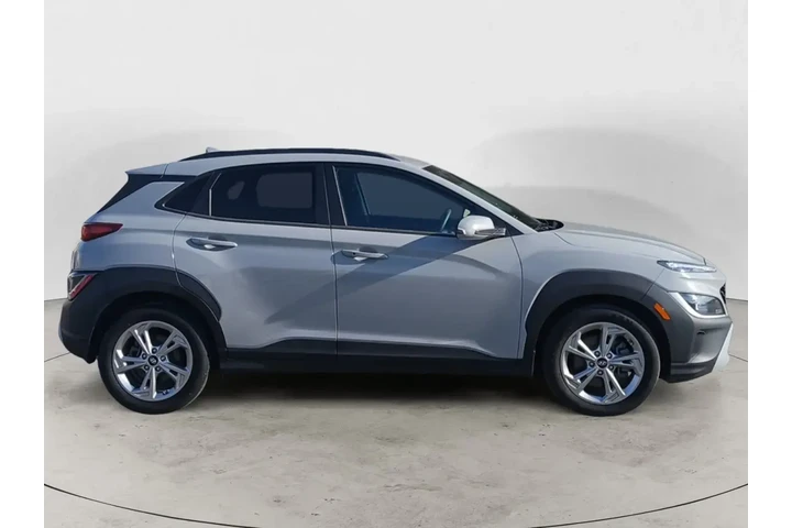 $19889 : Hyundai KONA 2023 AWD SEL 4d image 6