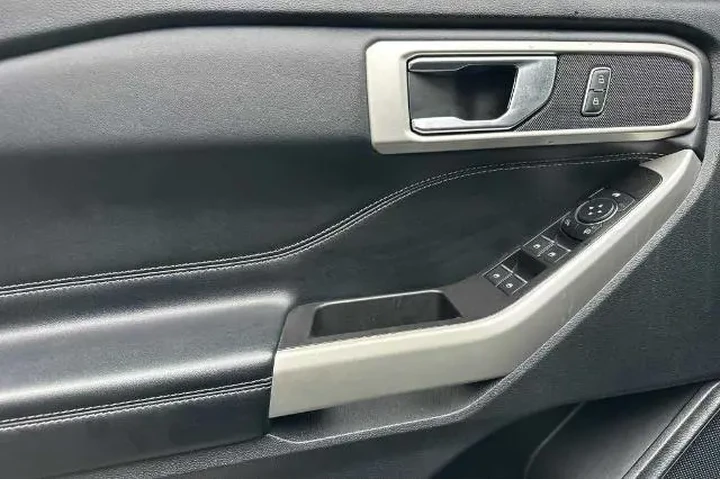 $20844 : Ford Explorer 2020 XLT 4dr S image 10