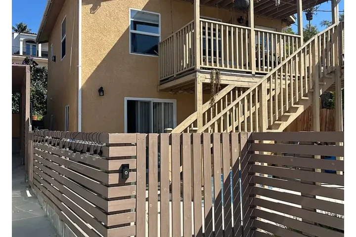 $2800 : driveway to garage and house image 1