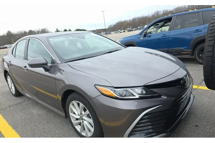 $22519 : Toyota Camry 2024 LE 4dr Sed image 3