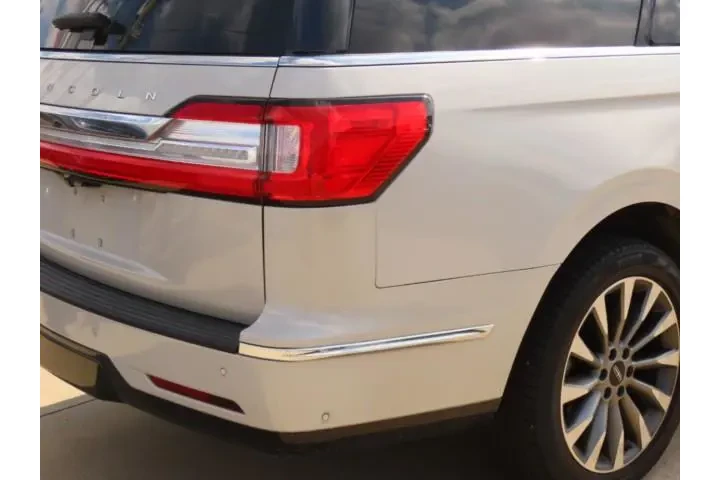 $32911 : Lincoln Navigator L 2020 4x2 image 10