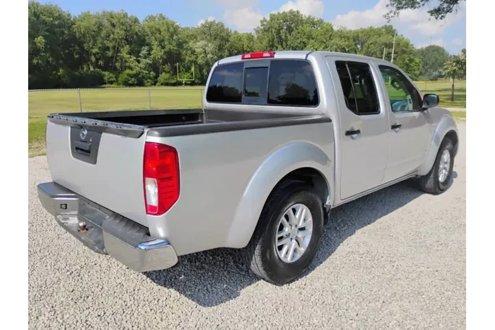 $13997 : 2017 Frontier S image 7