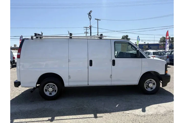 2017 Express 2500 image 3