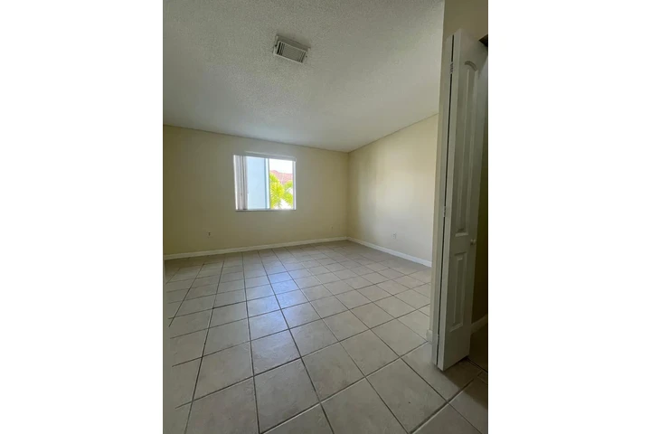 $2400 : Apartamento para la renta image 10