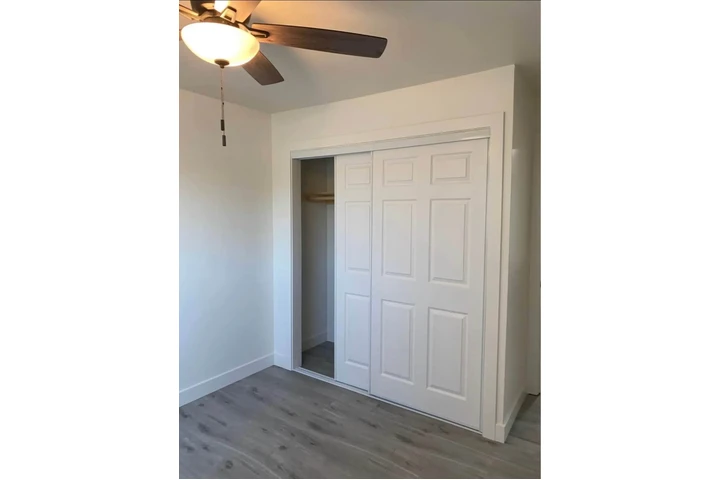 $1050 : Rento Cuatro con Baño Comparti image 1