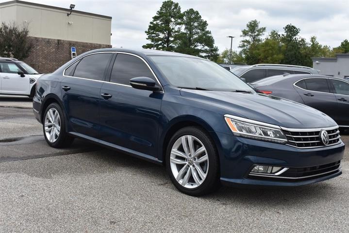 2018 Passat 2.0T SE image 2