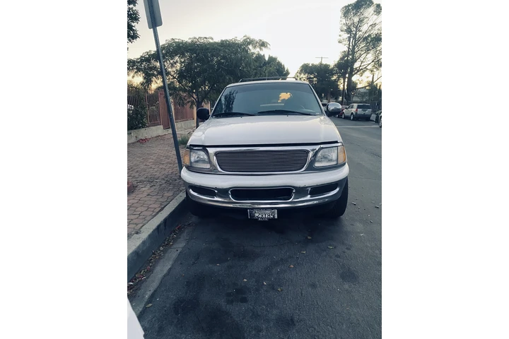 $2100 : Ford Expedition image 1