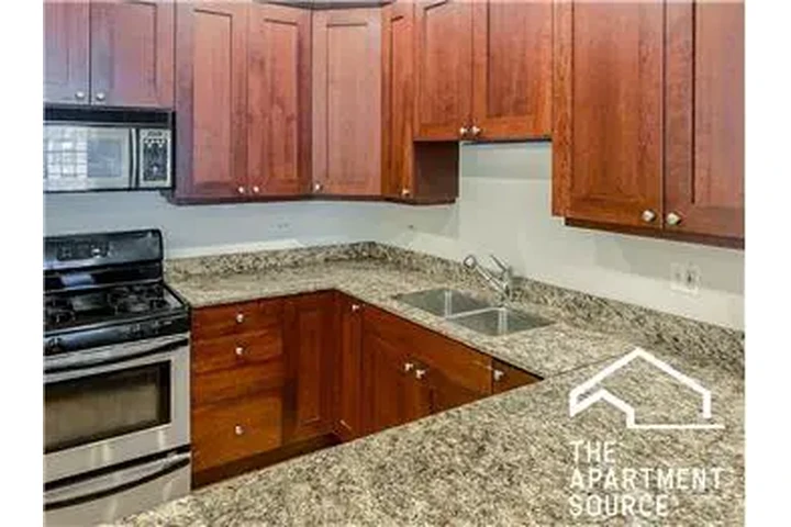 $5100 : Rental property with 3 bedro image 6