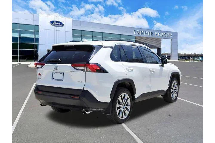 $32146 : Toyota RAV4 2024 XLE Premium image 4