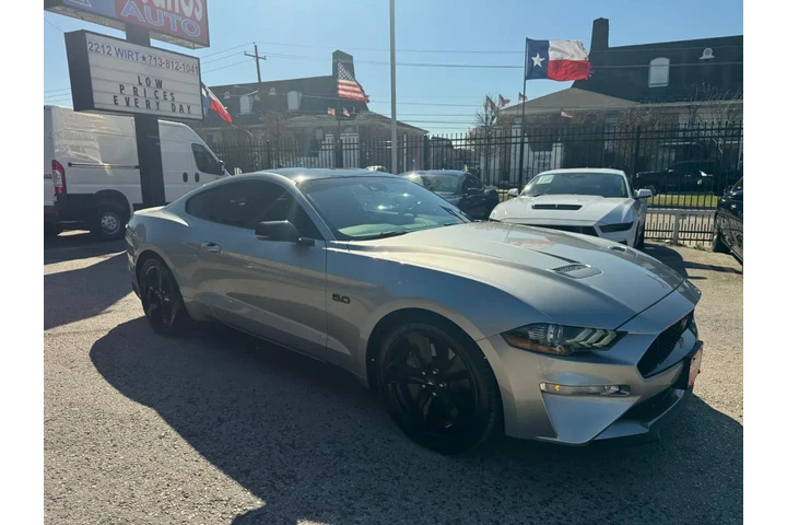 2022 Mustang GT Premium Coupe image 3