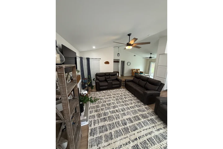 $1400 : Bakersfield Renta image 4