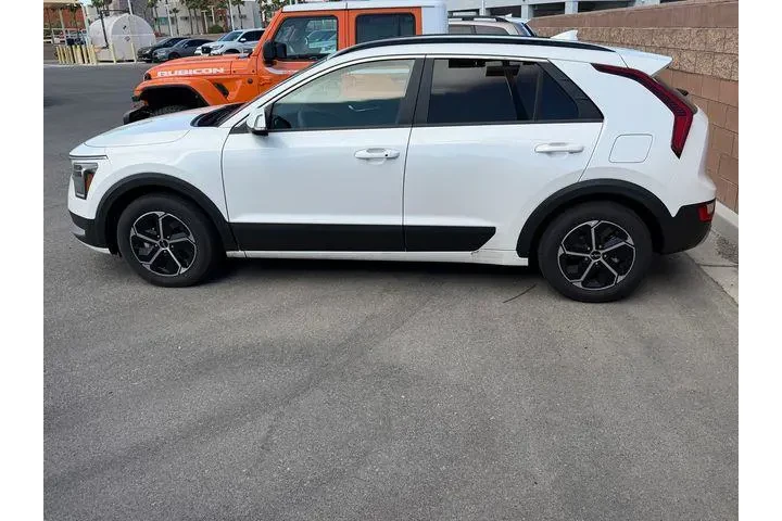 $24588 : Kia Niro 2024 EX 4dr Crossov image 3