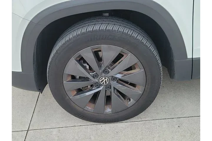 $17788 : Volkswagen Taos 2023 S 4dr S image 5