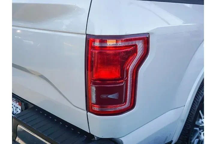 $17991 : Ford F-150 2017 4x2 Lariat 4 image 8