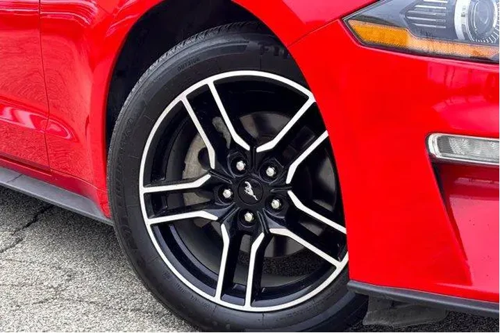 $19977 : Ford Mustang 2021 EcoBoost P image 2