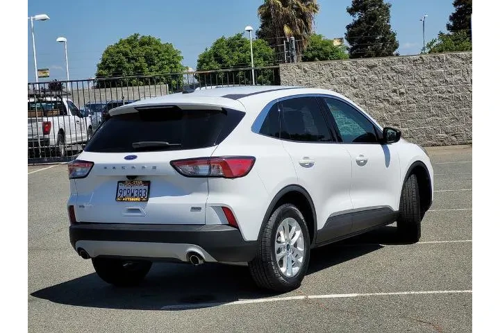 $23800 : Ford Escape Hybrid 2022 SE 4 image 4