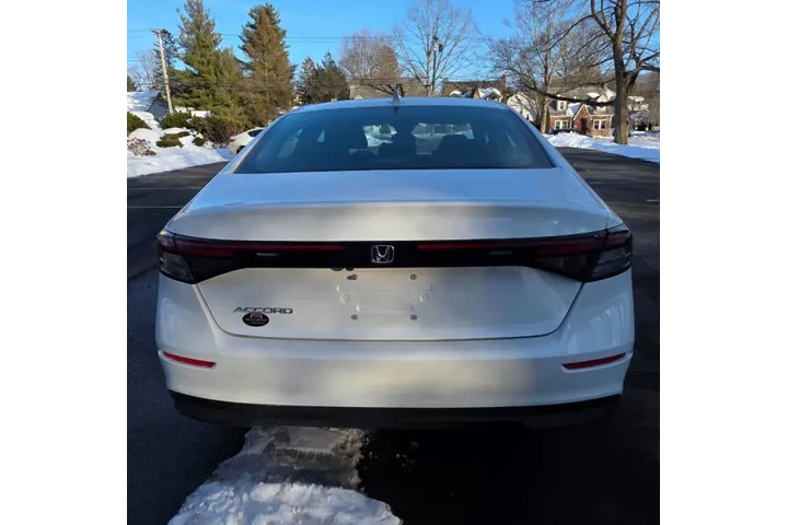 $25500 : 2024 Accord EX image 6