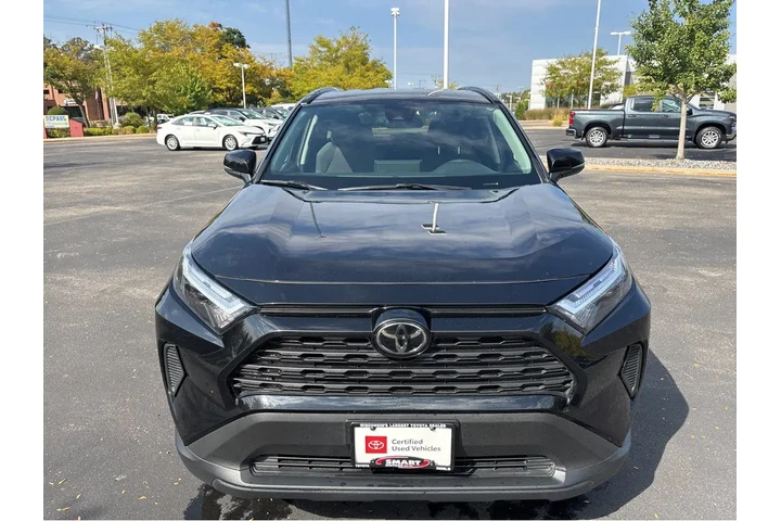 $35000 : Gold Certified2025 RAV4 XLE image 8
